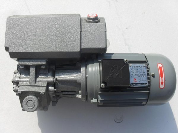 Вакуумный насос XD-020